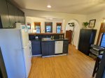 Fully equipped kitchen, Dining for 4